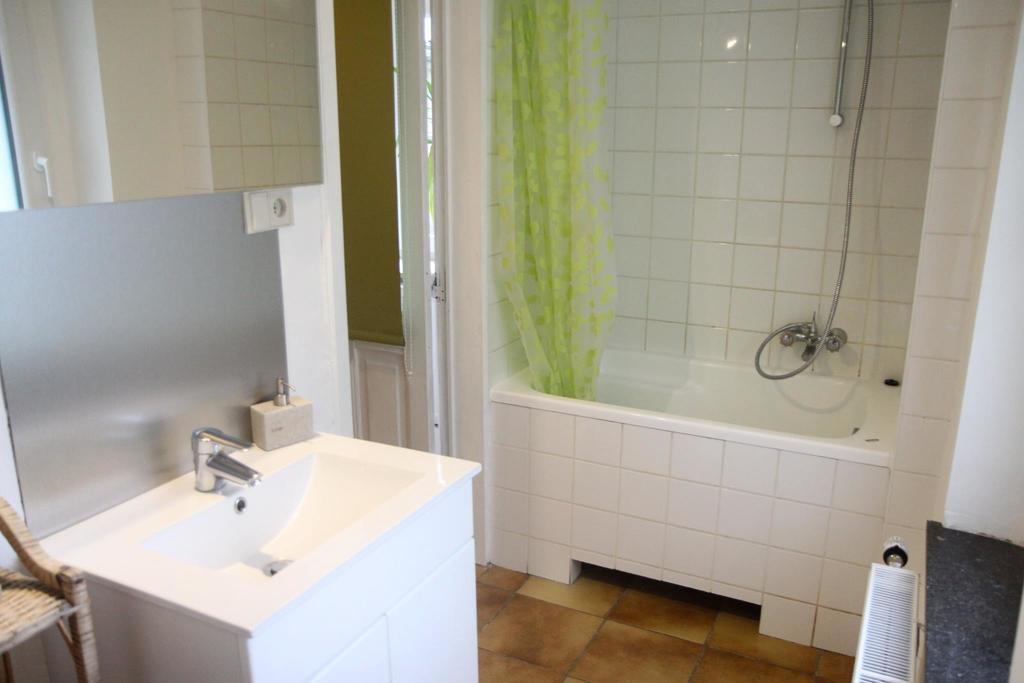 Holiday Home "Les Ancolies " Gite Citadin Spa Cameră foto